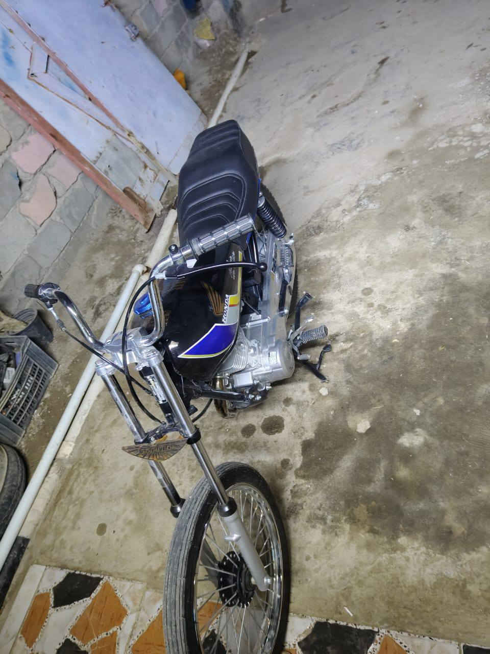 السلام عليكم دراجه للبيع شاصي 17ارشا  

تعمير 25مكاني  رفاعي سعر900مجالهه حك جيه

 وهاذه رقمي ‏‪***********‬‏

مكلف بنشر رقم راعيهه☝
