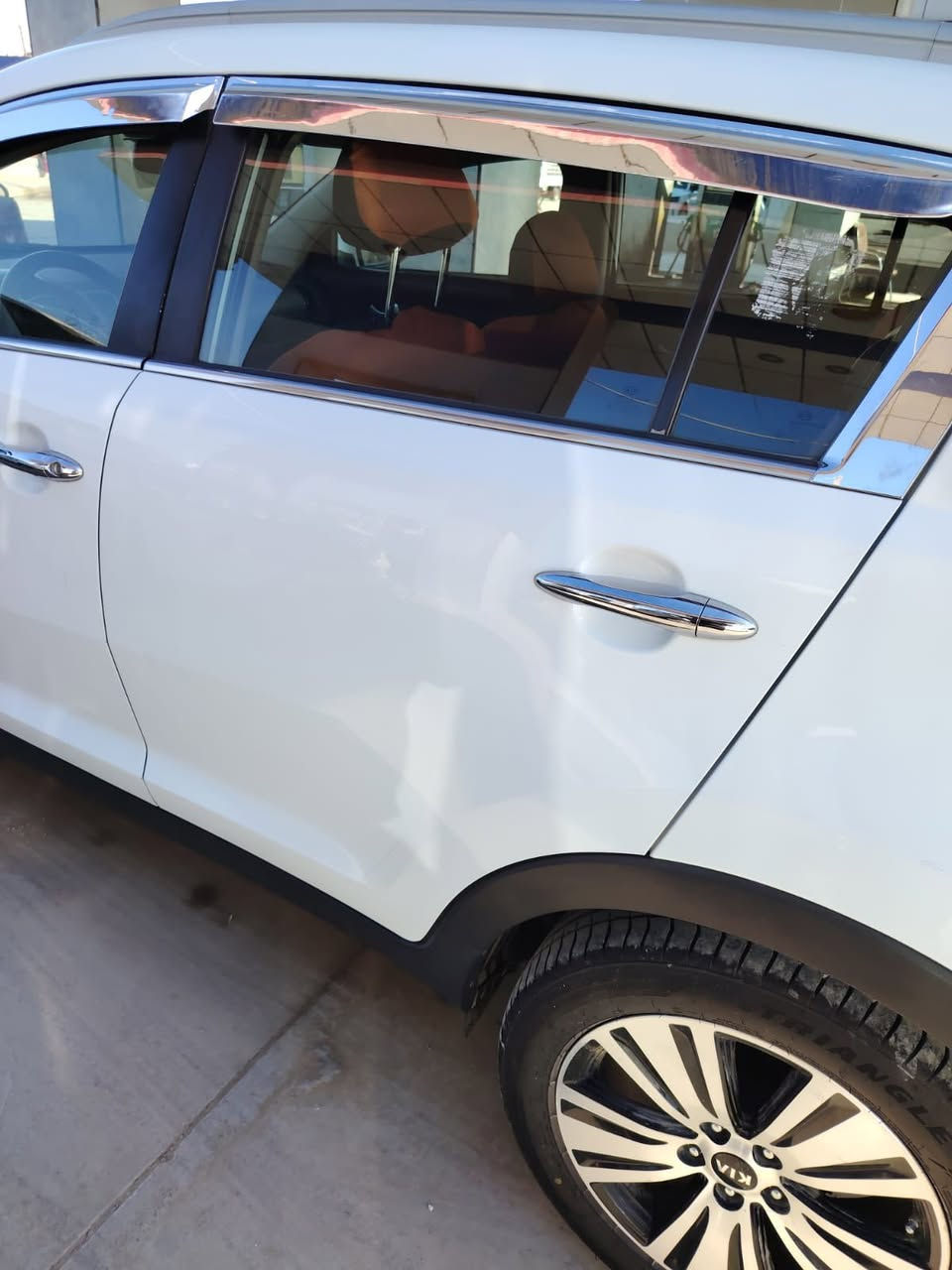 من رخصة الادمن
#سبورتج_خليجيه_فوول

للبيع 🚘 كيا سبورتاج 2016 خليجي 

سيارة نظيفة جداً بحالة قريبة من الوكالة، استعمال شخصي

 • 🔒 مكفولة كفالة عامة عدا حاملغ الأمامي 
 • 🏢 مكينة وكير مكفولات وضع شركة
 • 🛠️ حدادية 100% بدون أي حادث
 • 📄 السيارة باسمي
 • 📍 رقم أربيل
 • 🗓️ السنوية باقيه لحد 2030

✨ المواصفات:

 • حساسات خلفية
 • كروز كنترول (تحكم بالسرعة)
 • تحكم استيرن جهتين
 • مرايا شفط
 • إشارات بالمرايا
 • كاميرات بالمرايا
 • ويل كروم
 • محرك 2400 CC دبل دوج (DOHC
 • 

💎 السيارة ما تحتاج شي نهائيًا – دك مفتاح ومشي

💰 السعر: خاص
📍 الموقع: بابل – جبلة

📞 للاتصال والاستفسار:
***********
***********
