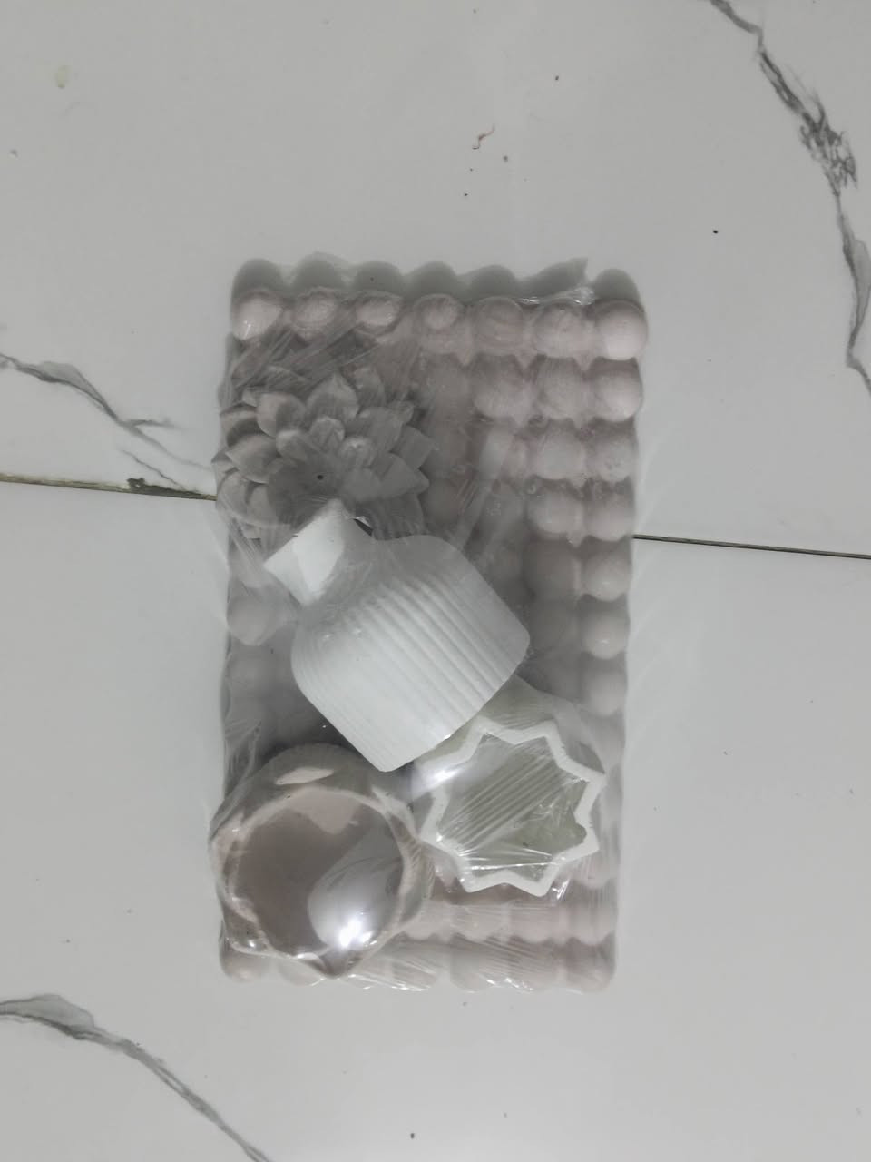 السلام عليكم شباب أغراض منزلية وحدائق ورد اغصان كرسي هزاز دوشك طفل اماعين تحفيات كلشي موضح بصور الشراي يتواصل ***********
