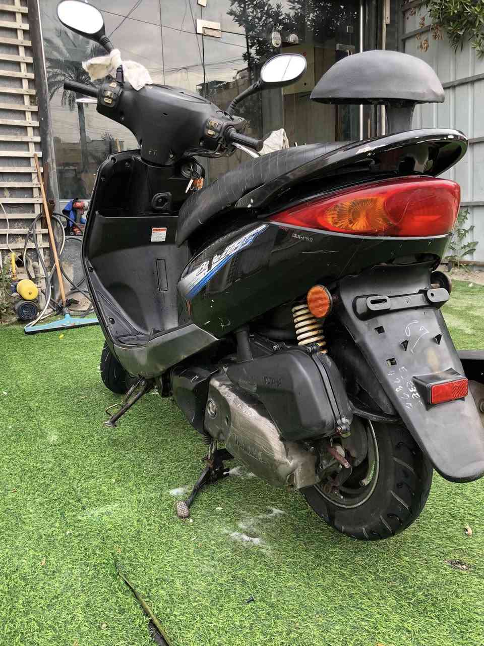 السلام عليكم 

بغبغاء نوزل حديث رمبه دراجه جديده نقص مابيه ماصارله هواي يمي اقل ست اشهور نضيفه ربع متصرف عليه الله شاهد احتاجيت واريد ابيعه

هاي دراجه كدامك تجي شوفه اذا مو نفس صور تاخذه وتروح دراجه نضيفه مامتعوبه مال جناي بانزين كله محس 

سعر‼️ 900بيه مجال شي بسيط
 
مكاني شعب قرب اعداديه بلقيس
 
رقم:*********** متواجد اتصال واتساب
