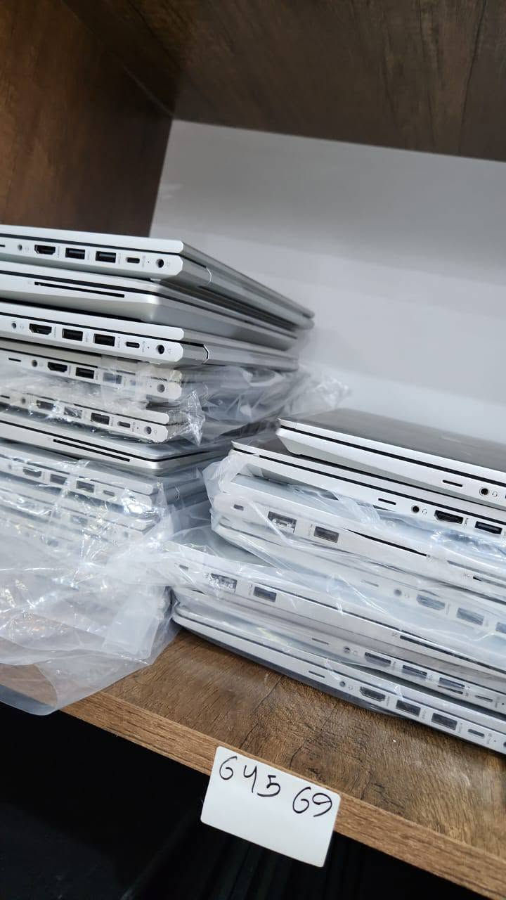 🚀 وحش الأداء والأناقة.. جيل حديث بقوة 8 أنوية! HP EliteBook 645 G9 💻🔥
إلى المهندسين، المبرمجين، الطلاب، وأصحاب الأعمال الميدانية.. إذا كنت تبحث عن لابتوب يجمع بين الوزن الخفيف، التصميم المعدني الفخم، والأداء المرعب الذي ينافس معالجات الجيل الثاني عشر.. فهذه الصفقة صُممت لك خصيصاً من فئة EliteBook النخبوية!
⚙️ الترسانة التقنية والمواصفات:
⚡️ معالج خارق بـ 8 أنوية: AMD Ryzen 7 5825U (يحتوي على 8 أنوية حقيقية و 16 خيط معالجة) – يقدم أداءً جباراً يعادل تقريباً معالجات Intel Core i7 من الجيل الـ 12 في الإنتاجية والمهام اليومية المكثفة، مع استهلاك ذكي جداً للبطارية.
🚀 سرعة وسلاسة مطلقة: رام 16GB DDR4 تضمن لك فتح عشرات النوافذ والبرامج معاً دون أي تأخير، مع هارد 256GB SSD NVMe فائق السرعة لإقلاع النظام بلمح البصر.
🎮 جرافيكس متميز: كرت شاشة مدمج AMD Radeon Vega 8 قوي جداً (يصل إلى 4GB Shared Memory بالاعتماد على الرام)، ممتاز لأعمال التصميم، المونتاج الخفيف، وتشغيل الألعاب المتوسطة بسلاسة.
🖥️ شاشة مريحة وعالية الدقة: بحجم 14 بوصة FHD وبدقة (1920×1080) – ألوان حادة وحجم مثالي للتنقل والدراسة.
💿 النظام الأحدث: مجهز بنظام Windows 11 الأصلي والمستقر بالكامل.
🔥 عرض صدمة – السعر الأقوى شامل كل شيء 🔥
💰 السعر: 500,000 دينار عراقي فقط! 💥
🎁 الباقة الشاملة مجاناً: شاحن أصلي + حقيبة + ماوس + ملحقات كاملة.
🚚 التوصيل: مجاني بالكامل لجميع المحافظات!
⚠️ الكمية محدودة جداً والاستلام فوري! احجزه الآن:
راسلنا مباشرة عبر رسائل الصفحة ✉️


**إذا كنت صاحب هذا الإعلان وتريد حذفه لأي سبب، رجاءا أرسل رسالة إلى الدعم الفني**