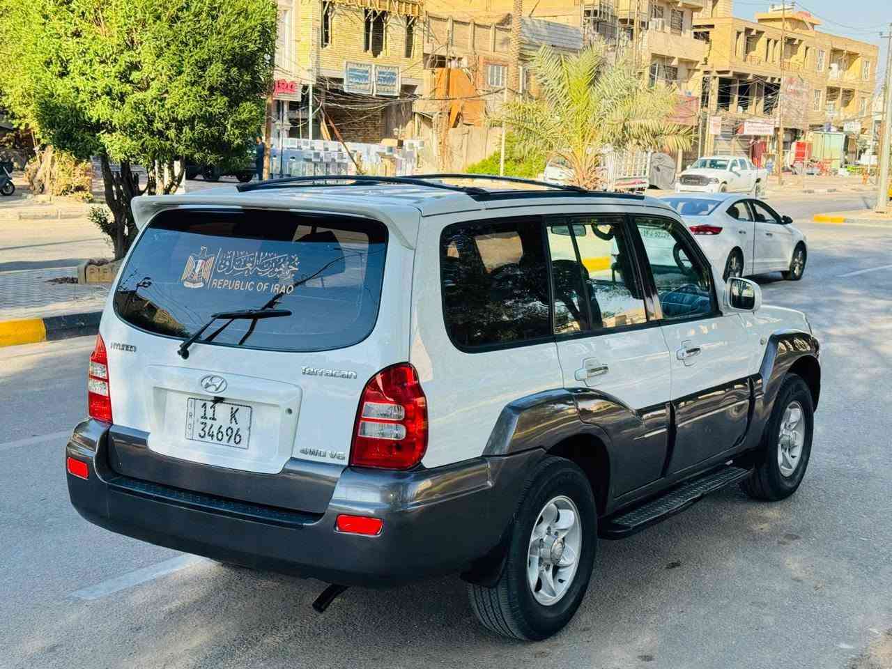 هونداي تريكان مديل 2006 خليجي سعر 77 ستفسار تصل رقم *********** خليجي مكفوله ضربه تبديل صبغ ماعده شويه بل باب باقي كفاله عامه فول موصفات 7 راكب تبريد 3قطع مكينه 6سلندر داخل بيجي جلد  شاشه كامره تحكم ستيرن مثبت سرعه فور ويل حداديه جديده تخم تاير مكان السياره كربلاء كربلاء, العراق
