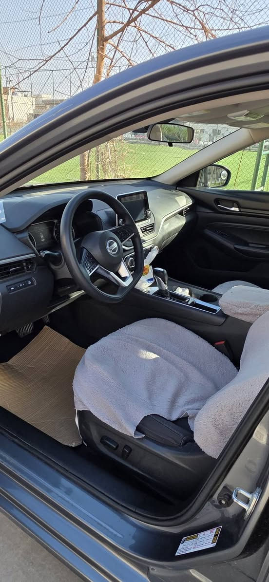 نیسان التيما 2020 
 مواسەفات S  plas
گیرومەکینە بەشەرت 
 زۆربەجوانی پاکی ماوە 
 هیچ خەلەلیکی تیدا نییە 
 مانگی 6بەسەر ئەچێت 
بۆنیتی بۆیاغە دەرگای دوای سەکن شوختێکی ساردی هەیە

سعر 135$

 پارچەیەک بۆیاغ هەیە  خەتێک لای دەرگای دوای سەکن ساردە 

ژمارەی ***********
