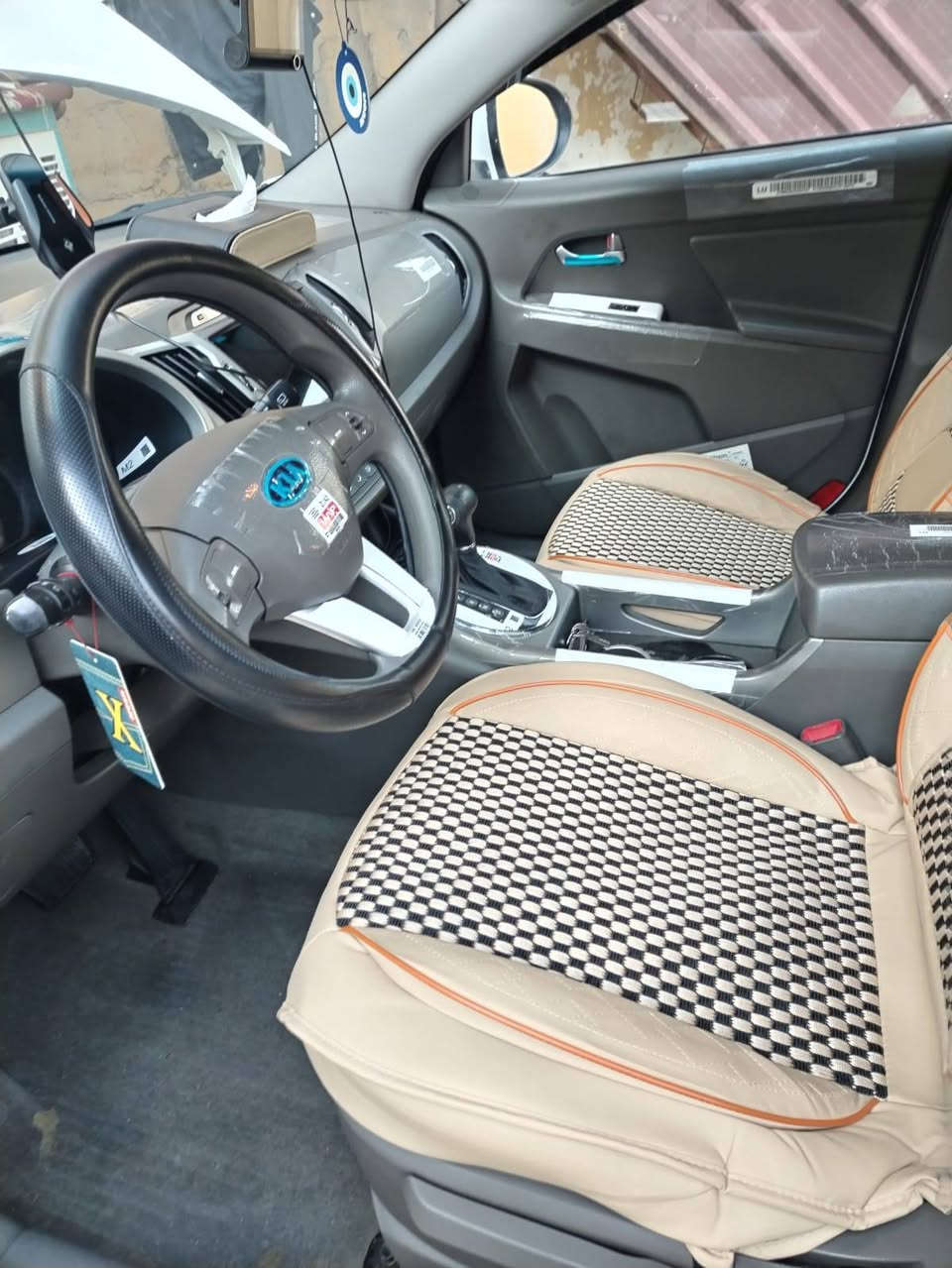 كيا سبورتج موديل ٢٠١٢ خليجيه السياره مكفوله من الظربه والصبغ ماشيه ١٠٠ فقط السياره اخت الزيرو كير محرك دوش مكفولات تدفئه تبريد ثلج غاز الشركه  حداديه ممتازه ١٠٠/١٠٠
غرفته عل شركه تخم تاير ياباني السعر 145ورقه مكاني بغداد ***********
***********
مكلف بالنشر
