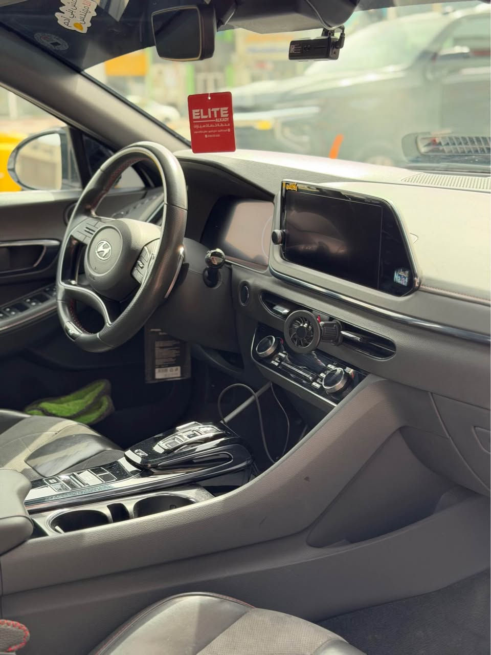 سوناتا N فول بانوراما 2500
وارد امريكي  ماشيه 60 الف كيلو 
جديده وجاهزه من كلشي بجم كبس 
محرك كير واير بشرط مامفتوح 
سيارة حيل نظيفة كلشي عل بلاد جديد 
سنوية هزة كلشي جديد مدفوع لـ
باسمي السنوية بشرط تحويل وغرامـة
سيارة مابيـها دينار مصرف كامل من كل نواحي
حادثه جاملغ وشويه من الباب والباقي كفاله 
السياره معايزه اي شي 
*********** النجف, العراق
