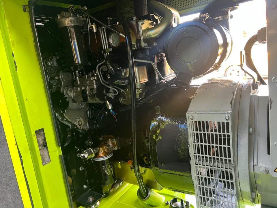 تحيه طيبه
مولد بيركنز انكليزي 🇬🇧
القدره   3بستم سوبر 
التوليد 50kv ستامفورد انكليزي 🇬🇧
نوع الكاتم     جين باور نسبه الكتم %90
خزان وقود ⛽️ سعه 150L
مع سستم برودكشن كامل للحمايه 
للاستفسار 
***********
***********
