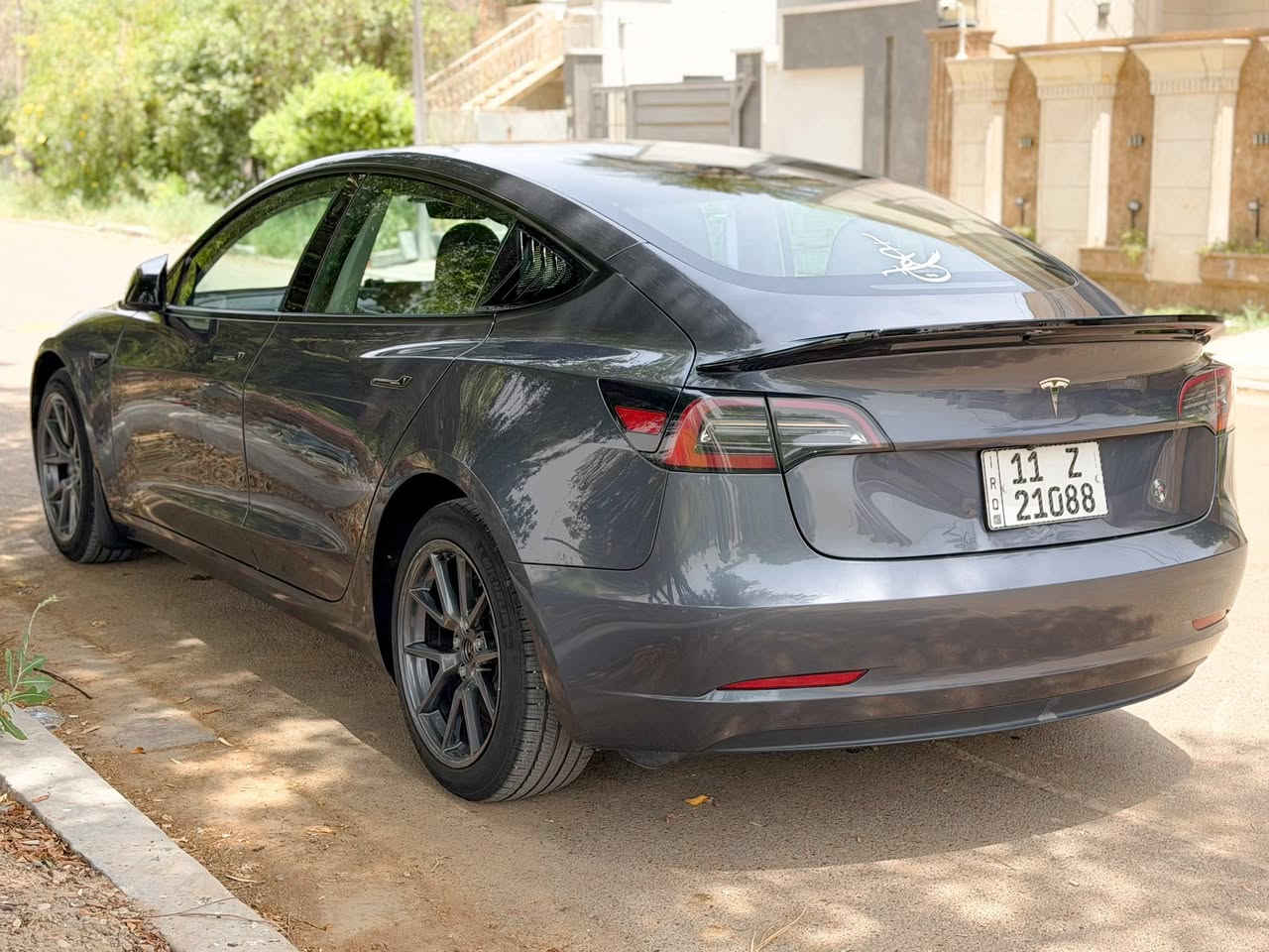 Tesla Model 3 Standard للبيع
الموديل:- 2023
العداد:- 20.000Mile 

أون لاين + مربوطة فون كي
عليها أضافات الداخل كامل كاربون فايبر
وستيرن يوك

حادث السيارة:- أمامي خفيف وقطعة وحده
كل الدواخل مكفولة
١- بنيد تبديل وصبغ
٢- طخة خفيفة بالجنطة على وضعها ممصلحه
ايرباك بردة وستيرن 

صور الحادث مرفقة

تصليح درجة اولى 

السعر 16.500$
موقع السيارة بغداد الاعظمية
***********
