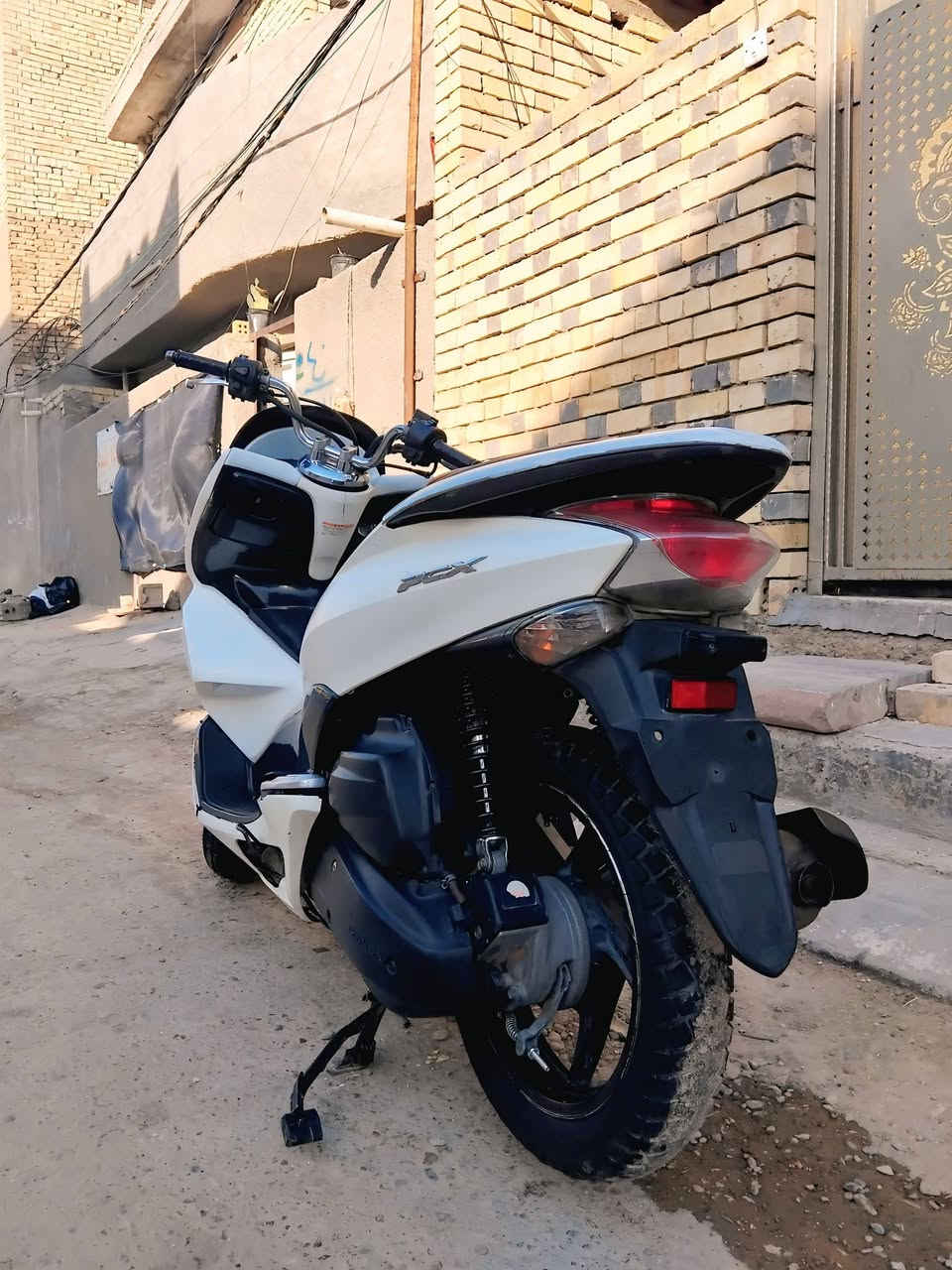 السلام عليكم دراجه pcx ياباني  للبيع مجفته شركه ناعمه وحلوه وترايه حلو نضيفه تأخذه ربع ماتصرف عليه كله جديد مبدل كلجات جدد اصليه+دبلات اصليه جديده+جوزه جديده +قمجي جديد+دسكات جدد كله اصلي وبعد هواي شغلات كفرات اصليه مبولشه جديد دهن مبدل جديد فقط الكفرات السود تجاريه السعر مليون و300 وبيه مجال حك الجيه مكان بغداد مدينه الصدر قطاع73
السلام عليكم دراجه pcx ياباني  للبيع مجفته شركه ناعمه وحلوه وترايه حلو نضيفه تأخذه ربع ماتصرف عليه كله جديد مبدل كلجات جدد اصليه+دبلات اصليه جديده+جوزه جديده +قمجي جديد+دسكات جدد كله اصلي وبعد هواي شغلات كفرات اصليه مبولشه جديد دهن مبدل جديد فقط الكفرات السود تجاريه السعر مليون و300 وبيه مجال حك الجيه مكان بغداد مدينه الصدر قطاع73 
للستفسار ***********
