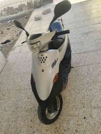 بيجي دراجه  مامفتوحه ونشطه وقويه   سعرهه 400وبيه مجال رقمي 07736504428...