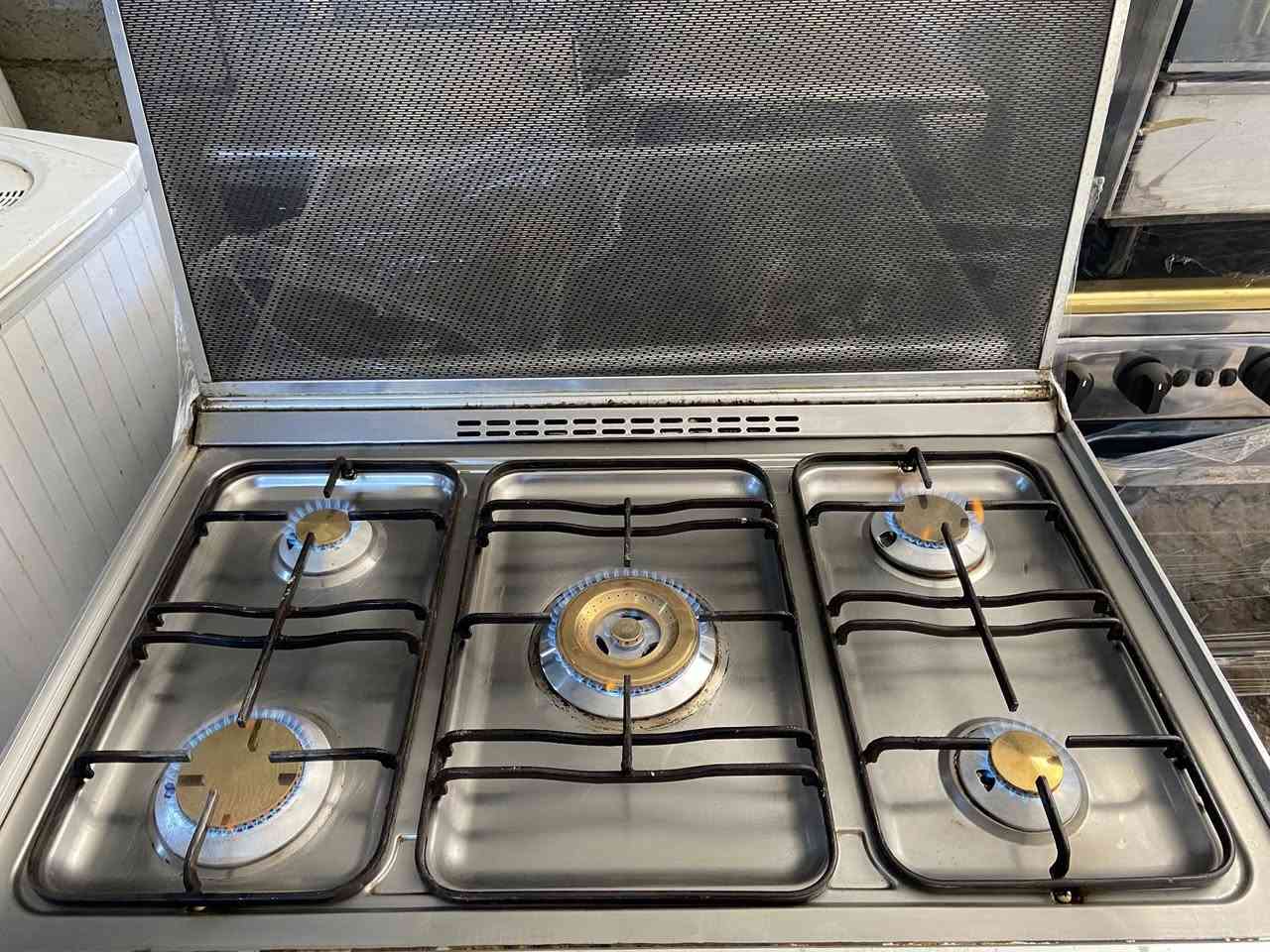 سلام عليكم : طباخ كريازي : شرط فحص ( وضمان) جديد معنه كلمه سعر 250  رقم ***********
