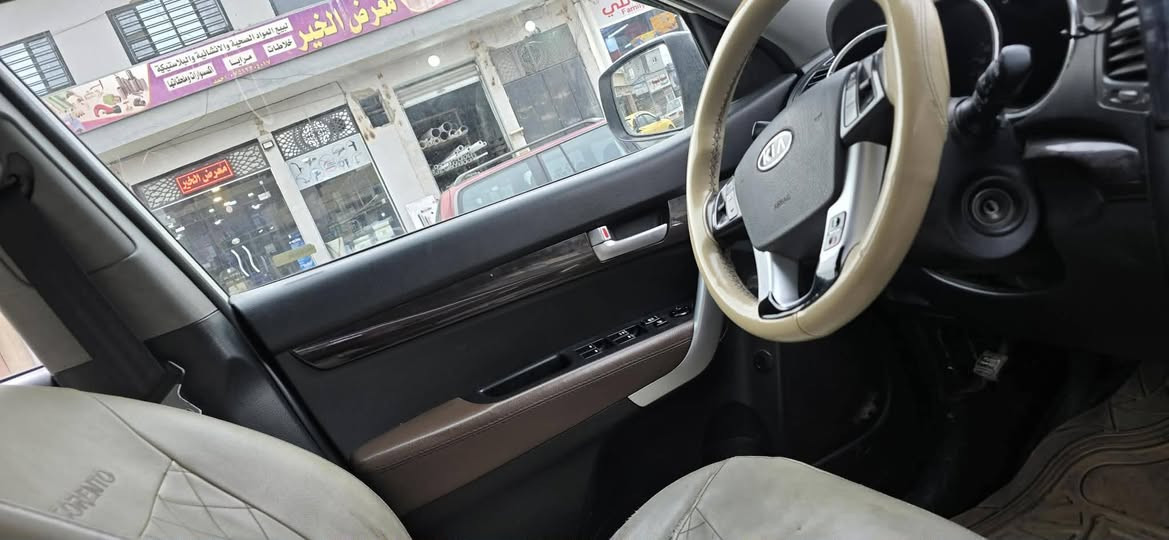 سورنتو موديل 2012 ورد كوري  للبيع
٦ سرندر
بانوراما قطعتين
تبريد قطعتين 
تحكمات ستيرن وتحديد مسار
داخل قرميط والكشن الامامي كهربائي.....والاضرار موضحة في السونار
السعر ١٥٥  وبيها مجال شي قليل للطيبين
محرك مامفتوح بس اثر نفخ بسبب عدم تبديل الدهن صار فتره 
موصل ايسر 
توصل عل رقم 
***********
