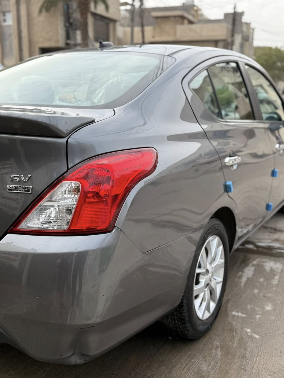 السلام عليكم فيرسا 2018 للبيع 
وارد امريكي حادثها فقط جاملغ امامي بدون دواخل بدون ايرباك 
لون فيلي 
مواصفات سبيشل 
تحكم ستيرن جهتين 
كامرة خلفية 
جام كهرباء امامي خلفي 
شاشة بلادية 
بلوتوث 
حاكية 
سيارة داخلة ادامة قبل اقل الشهر 
من صدر من نوزلات من بلكات من تايرات 
سيارة جاهزة من كل النواحي دينار متصرف عليها 
الهم الجاملغ الخلفي يعتازلة صبغ فقط ع كد شبر طابك وابو تكتك شخطها 
رقمها بغداد باسمي تحويل ثاني
السعر 105 بيها مجال بسيط حك الجية
المكان بغداد  
***********
