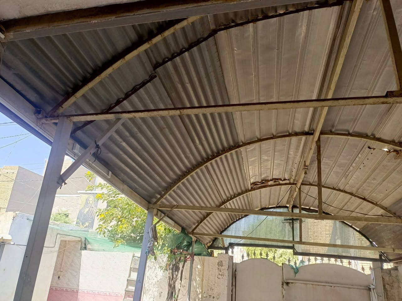 سلام عليكم اخوان للبيع
سقيفه الطول ٧ العرض ٦ جينكوات  معه الحديد 
قيم وخذ ***********
 العنوان ديوانيه جلبيه شارع الزهور
