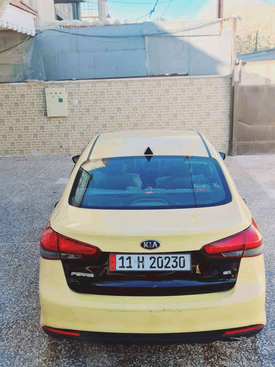 فورتي للبيع وارد امريكي الموديل 17حادث السياره دعاميه اماميه فقط المواصفات لمتت ما عده الفتحه كير ومكينه خير من الله  سدر خلفي وامامي جديد هيه وغرامه مصفره وتحويل ثاني يوم بسمي سعر 118وبيهه مجال ***********
