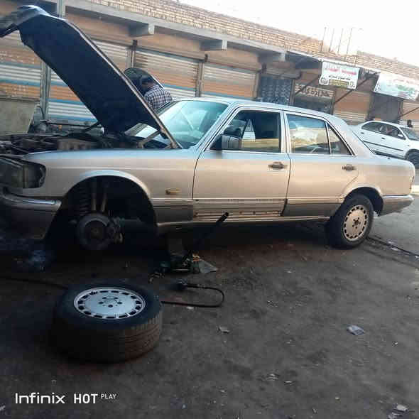 سلام عليكم مرسدس ٨٨ سنويه لل ٢٧ رقم بغداد بسمي كير مكينه بطه ٣٠٠٠ نضيفات سعرها ٣٠ وبيه مجال قليل *********** مكانها عماره
