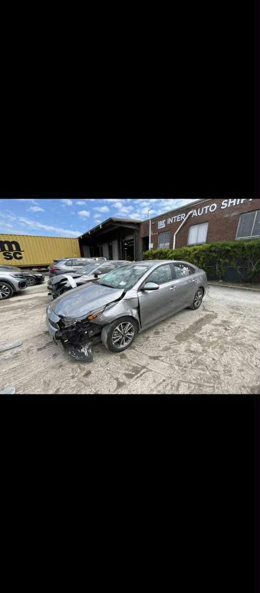 السلام عليكم
فورتي ٢٠٢٣

حادثها واضح بالصور 

رقم  ابسمي بغداد معوقين 

مكينه ٢٠٠٠ 

نص فول السياره 

السعر ١٣٨ بيها مجال قليل 

مكاني بغداد حي العامل 

***********

***********
