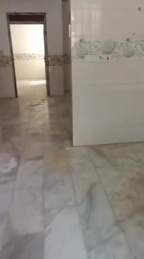يتوفر لدينا دار للإيجار بمساحه ١٠٠ متر طابقين يحتوي على غرفتين ومطبخ واستقبال وصاله في حي العباس الفرع الرابع خلف معارض السيارات للاستفسار الاتصال على ***********.   ***********
