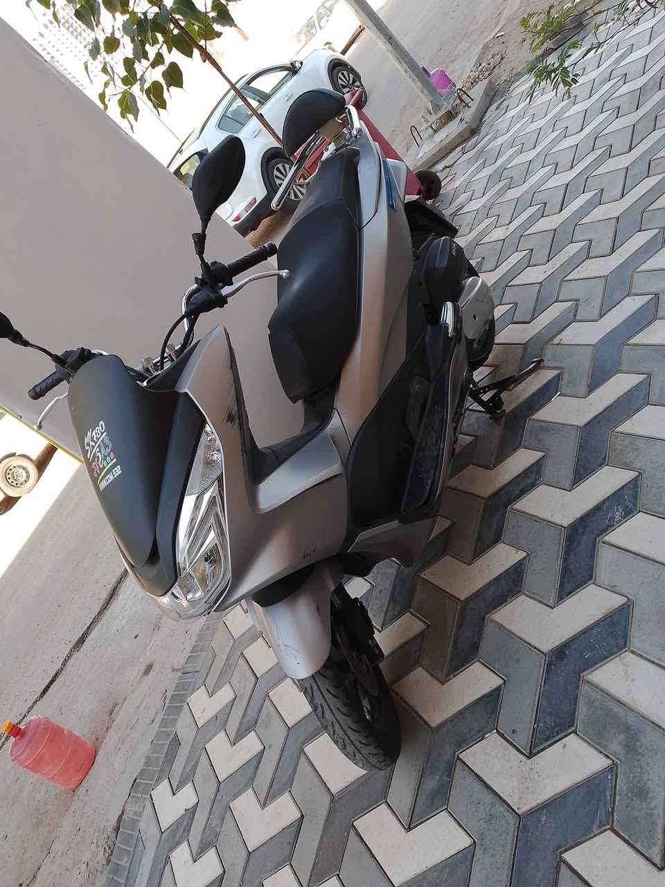 سلام عليكم pcx جيل الثاني ياباني للبيع

الدراجه كفاله عامه ماشيه 27 
مكان بغداد الكرخ منطقه البيجيه قرب المنصور 
***********
