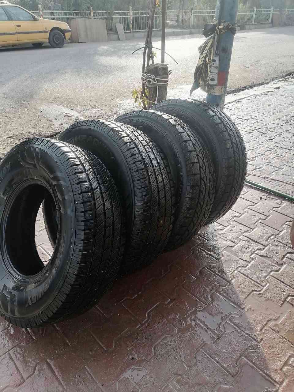 تايرات للبيع زوج ياباني وزوج صيني القياس ١٦، ٢٨٥، ٢٧٥، *********** مكان ميسان
