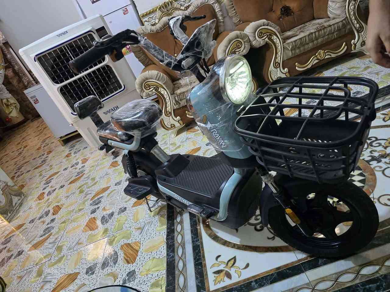 السلام عليكم من رخصه مدير الكروب بايسكل شحن  للبيع
جديد ستخدام بيت يعني نضيف مراوس بايسكل شحن أر 9او 11انطي فرق لستفسار ***********
