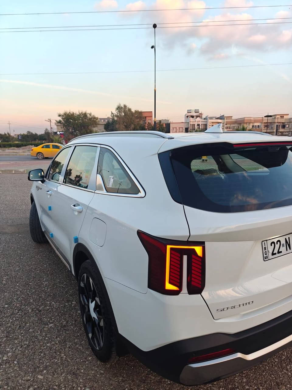 سورنتو KIA SORENTO 2025
    رقم شمالي (اربيل)
•عداد المسافه: ٣٤٠٠ km قابل للزيادة
    مكفولة كفالة عامة نقطة مابيها .
✅المواصفات
• المحرك: 6 سلندر 3500
• بانوراما ، بصمة ، كير ماوس
• ويل حجم ٢٠ 
• ليد امامي نهاري
• مقاعد امامية كهربائية تدفئه وتبريد
• مقاعد جلد اصلي
• نظام تكييف 3 قطع
• شاشة لمس كبيرة مع نظام ملاحة
• بردات خلفية
• حساسات أمامية وخلفية
•دبل كاميرا خلفيه
•مرايه اوتو دم ، وحساس مطر
• تحكمات المقود ومودات الصوتية
•هاند بريك كهربائي
• مانع انزلاق وانحدار المكابح
• نظام مراقبة ضغط الإطارات
💰السعر: 352 وبي مجال قليل علما زيرو مالتها ٣٦٣
للاستفسار الاتصال على الرقم ☎️ *********** 
العنوان📍 كركوك
