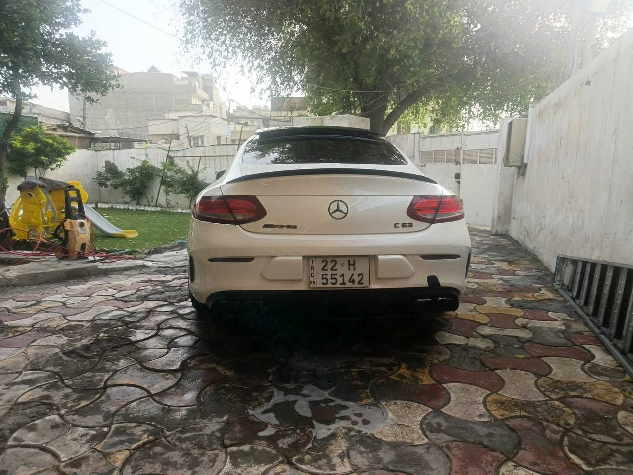سلام عليكم شباب من رخصة الادمين مارسيدس كوبي موديل ١٧ c300 مختمة AMG وارد أمريكي محرك اربعه سلندر توربو محرك كير تبريد كهربائيات خير من الله سيارة بيه بعض النواقص البسيطة رقم أربيل تريد تحويل وكالة سيارة مواصفاتة معروفة مكان سيارة بغداد سعر ١٦٥ وبيه مجال بسيط رقم ***********
