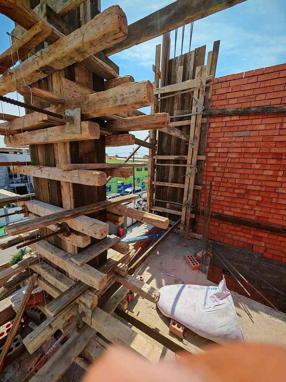 قسط..قسط..قسط.🔥
هيكل فقط شامل البيتونه والستاره 
سعر  المتر بلوك ٢٠٠ 
سعر المتر حجر ٢٢٥
سعر المتر طابوك ٢٥٠
هيكل فقط....

 👷 متخصص مكتبنا في  اعمال البناء 
#تسليم هيكل 
للاستفسار مراسلة الصفحه..
هاتف ***********
