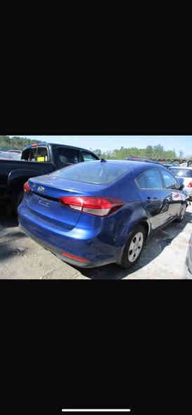 السلام عليكم فورتي 2017 حادث موضح بصور بنيد سطحي بيها بارد شوية من الجاملغلت وباب مكينة 2000دوش  رقم اربيل سنوية باسمي
مكاني بغداد الغزالية
سعر 115 
***********
