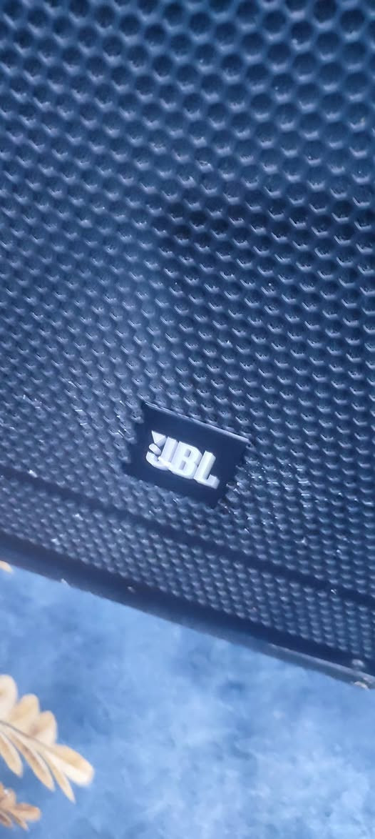 سماعة ضخمة JBL كهربائية اللب 15 إنش صوت نقي نظافة فول ثقيلة ارتفاع 70cm

العنوان: بصرة - المعقل
السعر: 350 الف
رقم الهاتف: ***********
