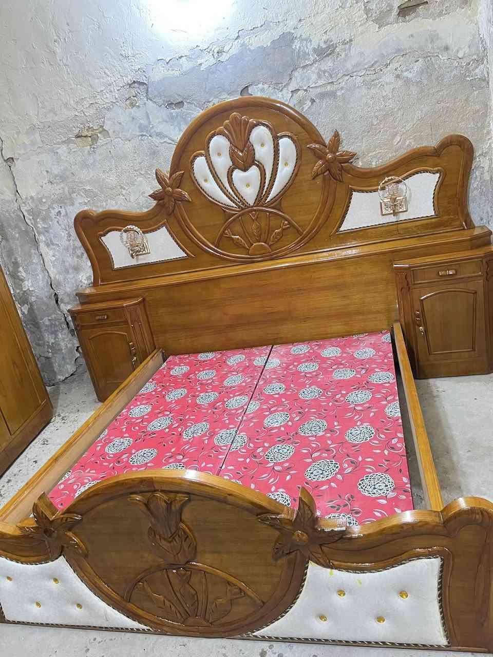 سلام عليكم غرفه نجاره صاج داخل وخارج صاج بورمي اخت جديده نظيفه حيل تزكام السعر مليون ١٥٠ العنوان الحله ***********
