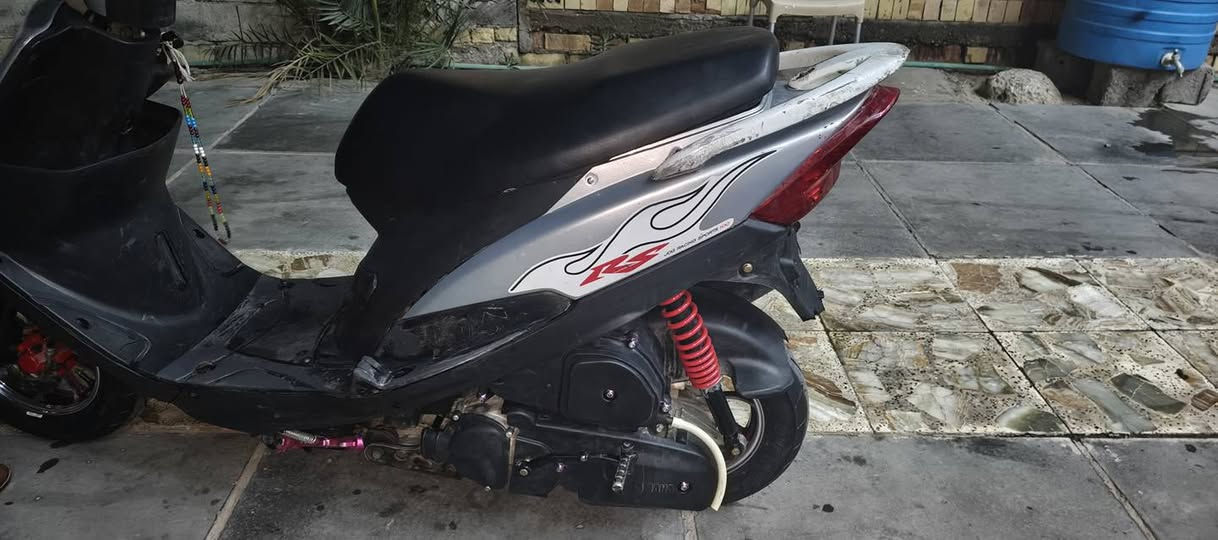 السلام عليكم ماكس عدله مكينه ممفتوحه كهربائيات كلهه شغاله كلجات رياضي  صالنصه رياضي وياله رياضي زوج تايرات جدد عليهه تعديلات رياضيه قليله شعله جرب وشوف معدل. قوي لونهه رصاصي احلا من الصور سلف هندر  نكره وحده  سعر 475وبيهه مجال للطيبين مكان محموديه حي الشهداء ***********ملاحضه بيهه نضوح خفيف من جهه المروحه.... الدراجه للبيع او مراوس ب اربعه كير او خمسه ايراني
