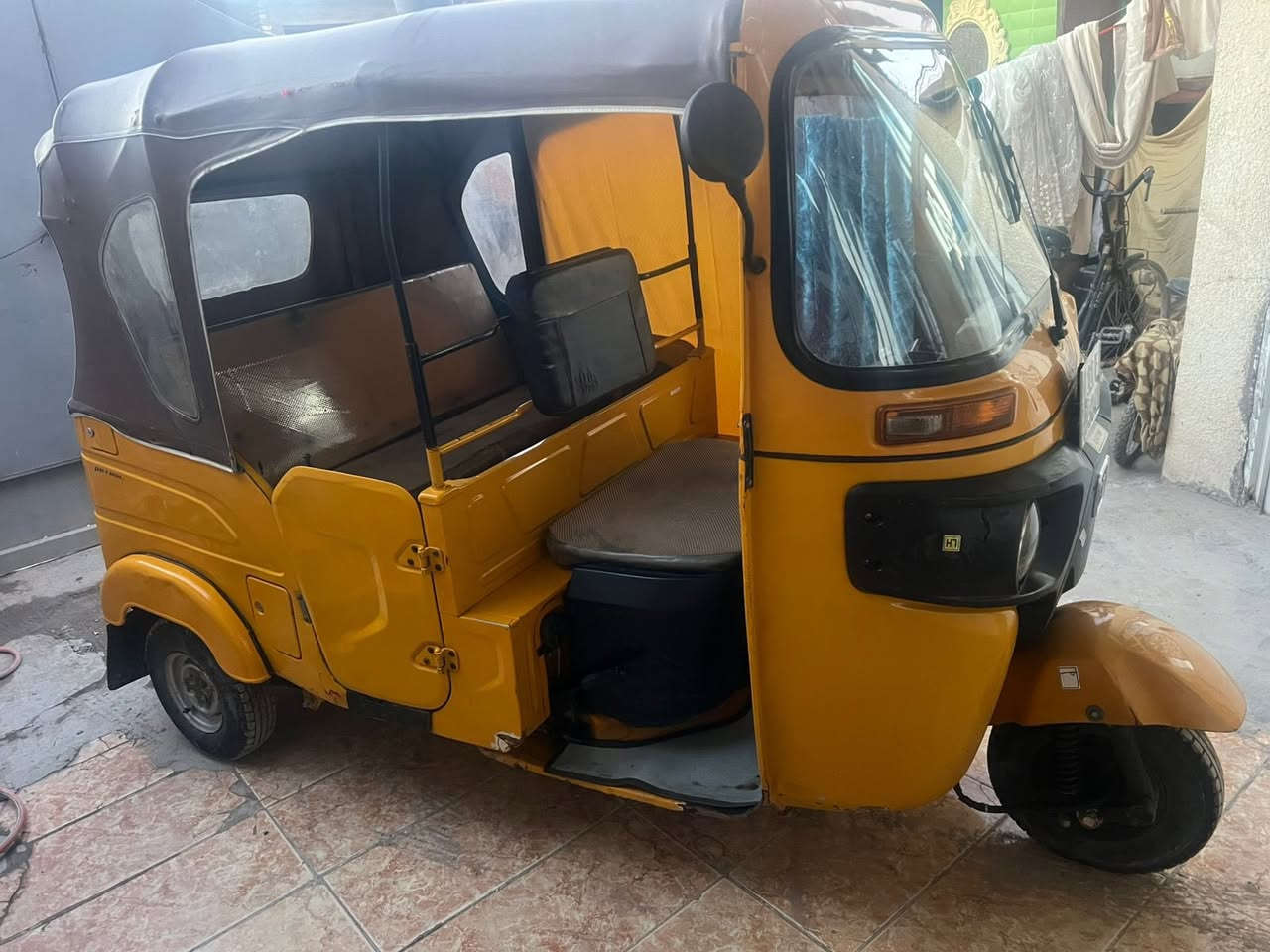 السلام عليكم تكتك للبيع موديل 2022 شهر 10 تكتك بيهه خياسات وطخات على بارد ومكينه مفتوحه مبدله بوشه بيه بس ومكيانيك خير من الله تخم تاير بس كشر يرادله ترتيب موضحه بل صور سنويه ورقم وهزه جدد بسمي تحويل ثاني يوم رقم الهاتف ***********
مكلف بلنشر مكلف بلنشر
