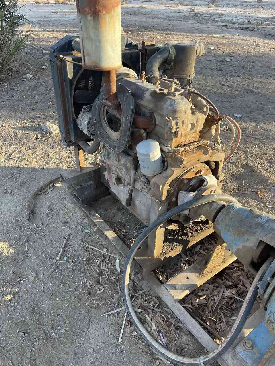 السلام عليكم مضخه ماء نوع فيات ايطالي بلادي بم ومحرك بلص شركه عليه خنزيره 8•10 مذب7متر وصوندات20متر  كامل بس شغل سعر مناسب شراي يتصل***********
