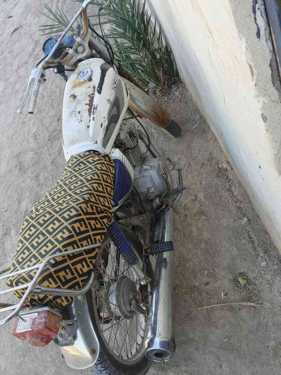 نامه 2020 أوراق كامله بوجهك لترقيم 
محرك زنجيل ما مفتوح بيه خيط تبخير 
لا دكلي شبيه مابيها مثل ما بالصوره 
سعر 400 الشراي يخابر


**إذا كنت صاحب هذا الإعلان وتريد حذفه لأي سبب، رجاءا أرسل رسالة إلى الدعم الفني**