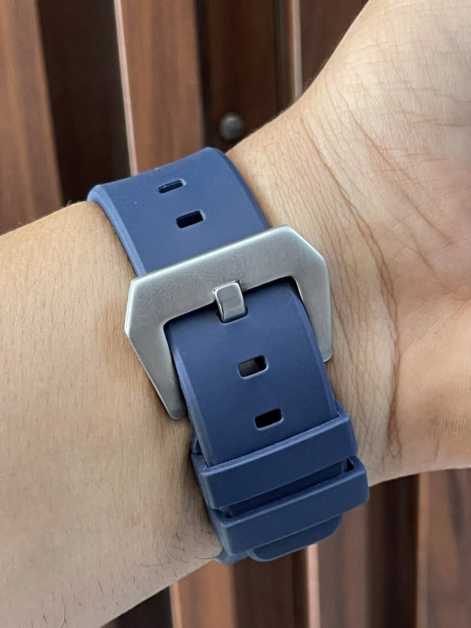 سلام عليكم ساعة ماركة ROLEX
وارد أوربي ساعة 

مكينة واتماتيك طوق دوار مينه مميزة جدا لونين مدرجة 

قفل بحري عرض منفذ تاريخ 

ارقام اميال الامنيوس مضي ليلي 

سير بلادي ربر معدن الرتنج اصلى مريح ساعة جميلة جدا وزن ثقيل 

بقية تفاصيل خاص او وتساب او تصال على رقم

سعر 175 

عنواني بغداد الدورة يوجد توصيل بغداد ولكل العراق 

***********
