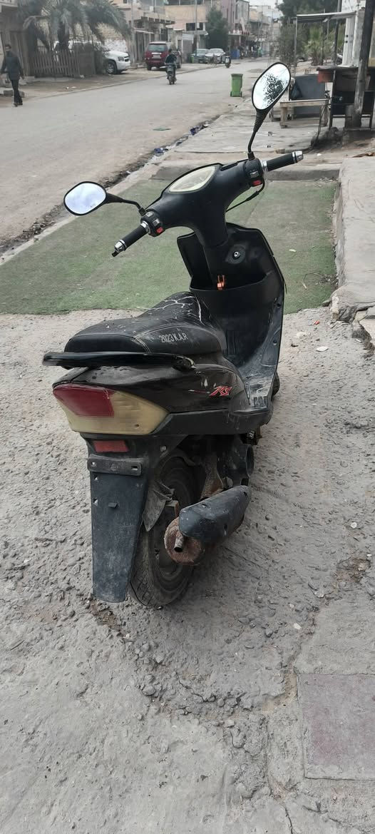 دراجه ماكس للبيع سعر 500 بيها مجال مفتوحه مره وحده كلشي شغال ما عده الكلوب ولهورن ما مربوط عنوان القرنه  هاتف واتساب ‏‪***********‬‏
