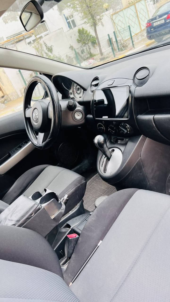 مازدای 2 2012 خلیجی سەیارەیکی زۆر جوان و بێ مەسرەف بەنزین زۆرکەم دەخوا کامل بۆیاخە لەسەر کاڵبونەوە و یەک قرچی بچوکی هەیە سەنەوی بەسەر چووە هەموو شتێکی غرامە و هەموو شتێکی بە شەرت 
72 مەعمەلەیکی برایانە هەڵەبجەی شەهید
*********** حلبجة, السليمانية
