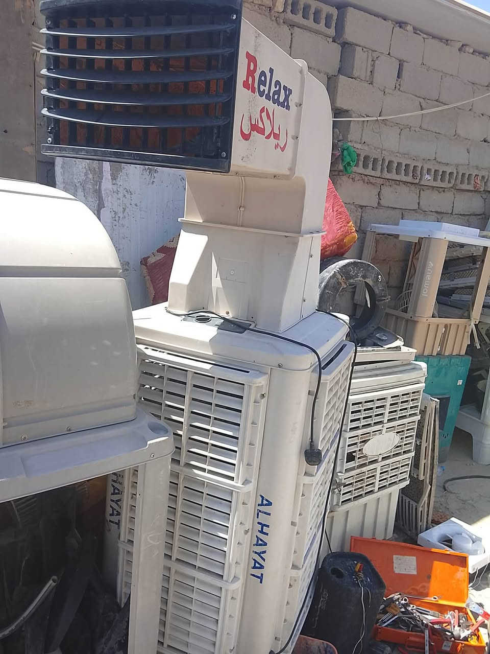 مبردات للبيع ثنين ام الدكت  والباقيات وحده حديد والثانيه بلاستك اتصل على الرقم ***********
