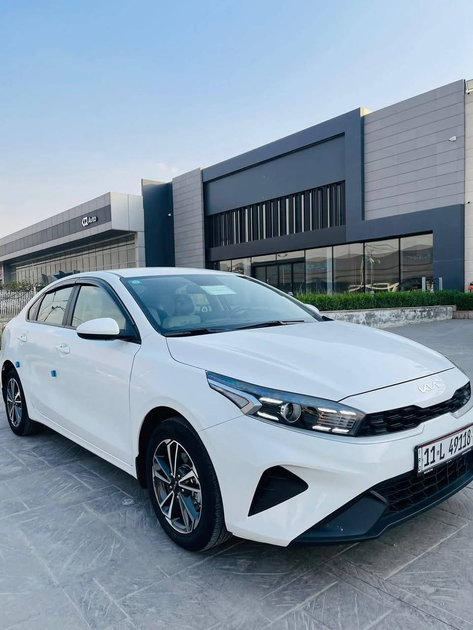 سيراتو موديل ٢٤ كفاله عامه 
ماشيه ٢٣ مكينه ٢٠٠٠  باسمي 
السياره مصروف عليه دوشمه كامله 
مكان السياره بغداد للاستفسار *********** متواجد وات ساب
