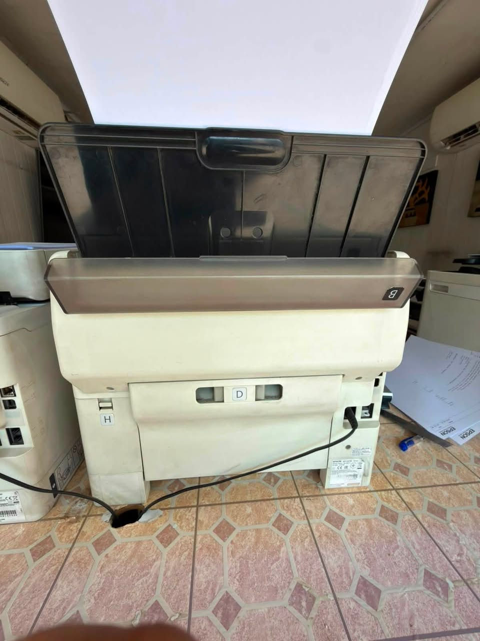 � للبيع طابعة Epson WorkForce Pro WF-C5790A 📢
🖨️ طابعة أبيض وأسود متعددة الوظائف
مناسبة للمكاتب والشركات، تتميز بسرعة عالية وجودة طباعة ممتازة مع دعم النسخ والمسح الضوئي والفاكس.

✅ طباعة أبيض وأسود
✅ نسخ مستندات
✅ سكانر ملون عالي الدقة
✅ فاكس مدمج
✅ شاشة لمس ملونة سهلة الاستخدام
✅ مغذي أوراق أوتوماتيكي (ADF)
✅ اتصال Wi-Fi وLAN وUSB
✅ مناسبة للاستخدام المكتبي المكثف

🔹 الحالة: مستعملة بحالة جيدة وتعمل بكفاء


**إذا كنت صاحب هذا الإعلان وتريد حذفه لأي سبب، رجاءا أرسل رسالة إلى الدعم الفني**