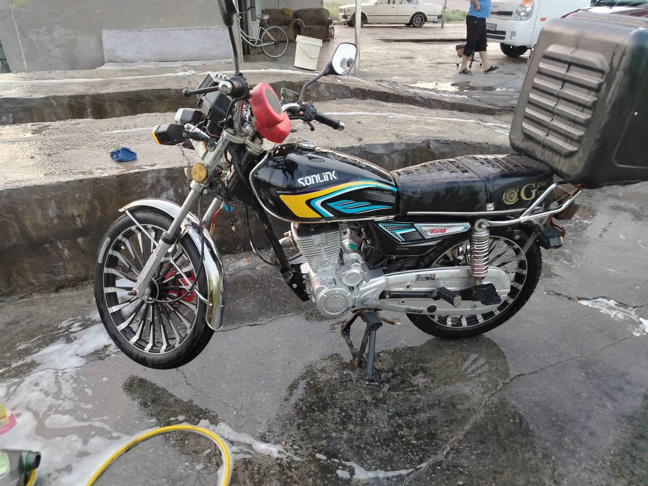 سلام عليكم دراجه البيع موديل ٢٤كفاله اوراق اصولي السعر 700 وبيها مجال المكان المحموديه اليوسفيه القصر الوسط ***********
