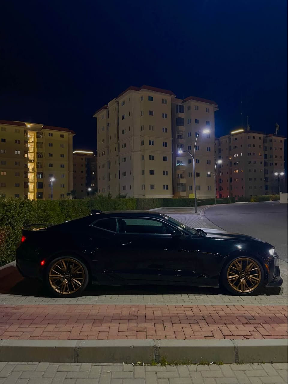 CAMARO 2LT 2017 V6
كامارو موديل 2017
6 سلندر 
ذكرة 50سنة 
موجود من هاي المواصفات فقط 3 سيارات أب أربيل   
السيارة فول فول مواصفات  
مواصفات السيارة 
صوت بيلادي مرعب وقوي 
3 انواع مود 
سبورت - ايكو - ثلج 
داتاشو 
داخل LED بيلادي 
كشن بارد و حار 
كشن كهرباء 
ستيرن تدفئة 
سقف سلايت 
دبل تراكشن 
محرك 6 سلندر 
و بعد أكثر همنية 
السيارة فول فول مواصفات
داخل احمر بيلادي جلد 
ما بيها ولا دينار مصروف السيارة نضيفة كولش و جديدة و حلوة كولش نضيف

ضرر سيارة 3 قطع أمامي  اثنين جاملغ و بونيت و شوية تعديل بدون دواخل و ايرباك سيستم كامل 

بشرط تحويل السيارة بأسمي ما بيها مشكلة 
سعر سيارة 145$  و بيها مجال 

للتواصل *********** أربيل, العراق
