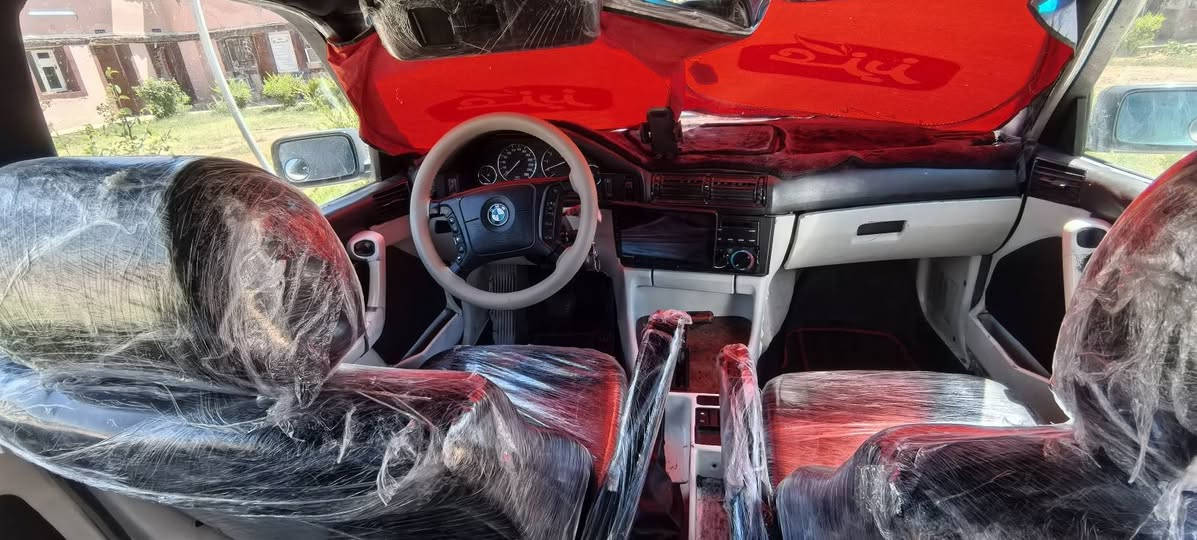 السعر ٦٣ ومجال وتبديل جورني او كامري ابيض واخلي فرق
BMW 525
1992
رقم جديد تبريد ثلج تدفئه وما بيها مصرف,
مكاني زاخو وهم سنجار زاخو, دهوك


**إذا كنت صاحب هذا الإعلان وتريد حذفه لأي سبب، رجاءا أرسل رسالة إلى الدعم الفني**