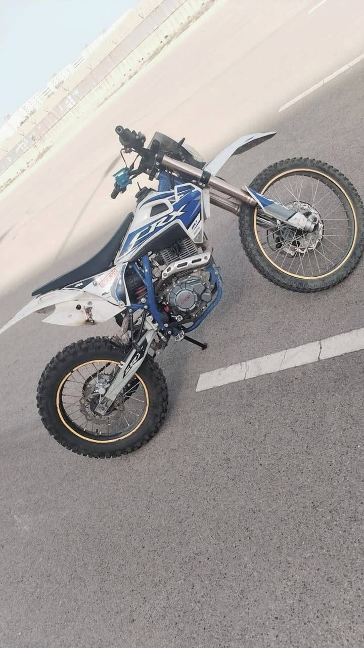 سلام عليكم دراجه قفاز CRX للبيع موديل 2025 حجم المكينه 300cc دراجه كامله مابيه نقص
السعر وبقيه التفاصيل هذ رقمي رصيد و واتساب موجود  *********** مكاني بغداد 🤍
