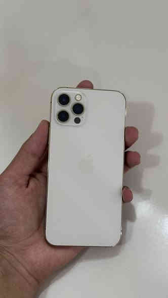 ايفون 12 برو 
128G
بطاريه 79‎%‎ 
لون ذهبي
امريكي مامفتوح ولا مبدل بي شي
السعر 450 الف 
***********
مكاني كركوك
