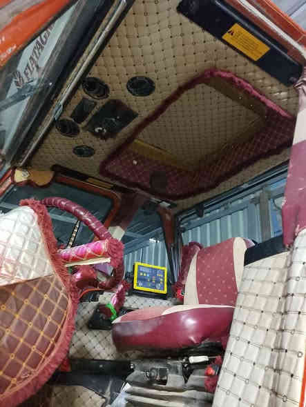 سلام عليكم للبيع مكينه فيات حجم 130 فول مواصفات اكسن بارز تكمة عريضة شاصي حنيه كير  جاهزه ***********
