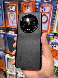 Mi 13 ULTRA الذاكرة/512+12 الجهاز نظيف ومكفول ملحقاتة كامله كارتون وشا...