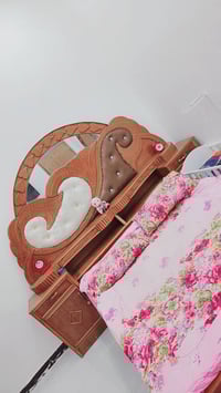 غرفه اخشاب سعر ٦٥٠ رقم 07728090704