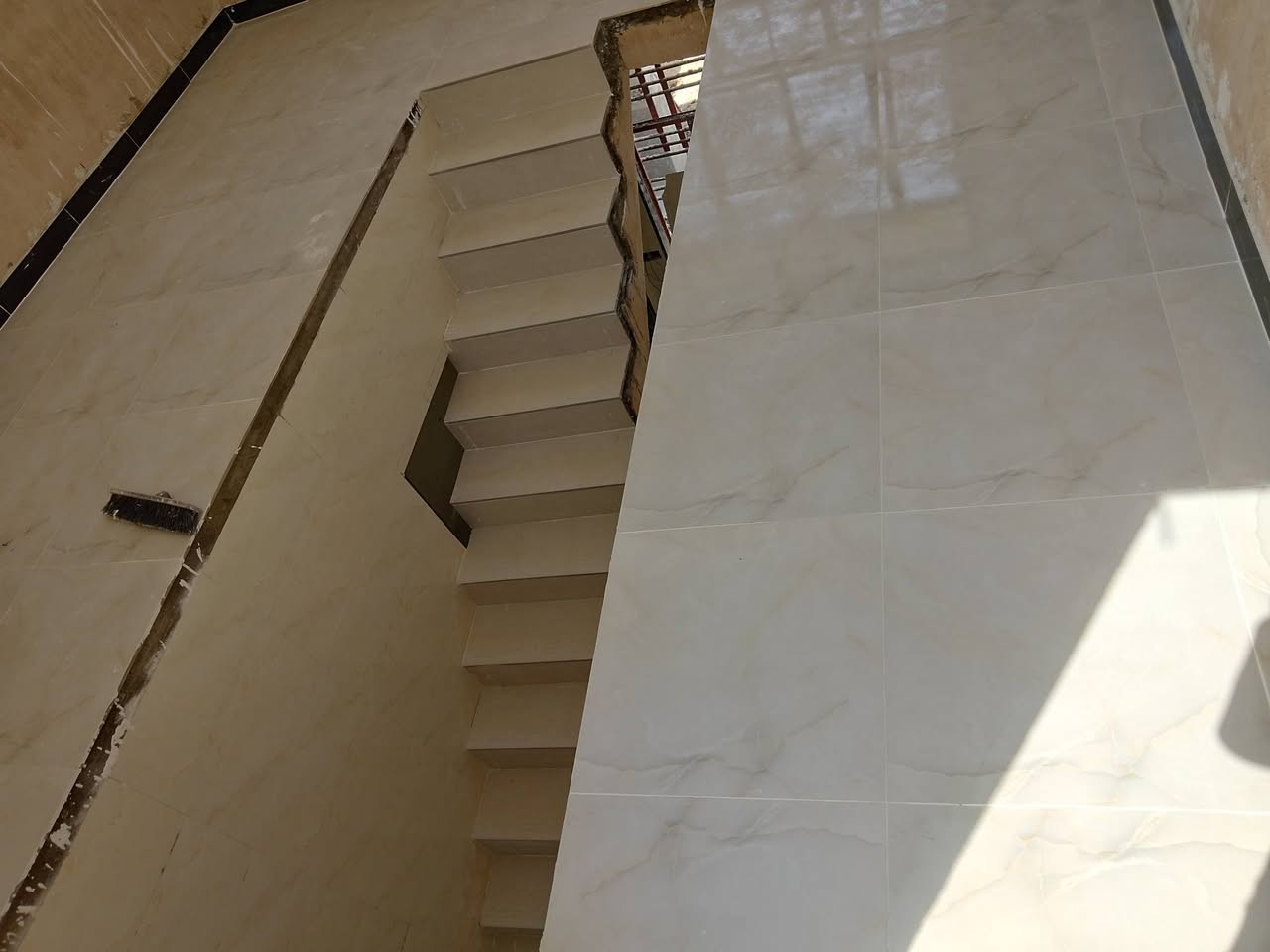 خلفة تطبيك كافة السراميك جدران ارضيات مرمر 

بورسلين كاشي موزايك بايات درج ترميم بيوت 

شغل درجة والى مكاني بغداد ***********
