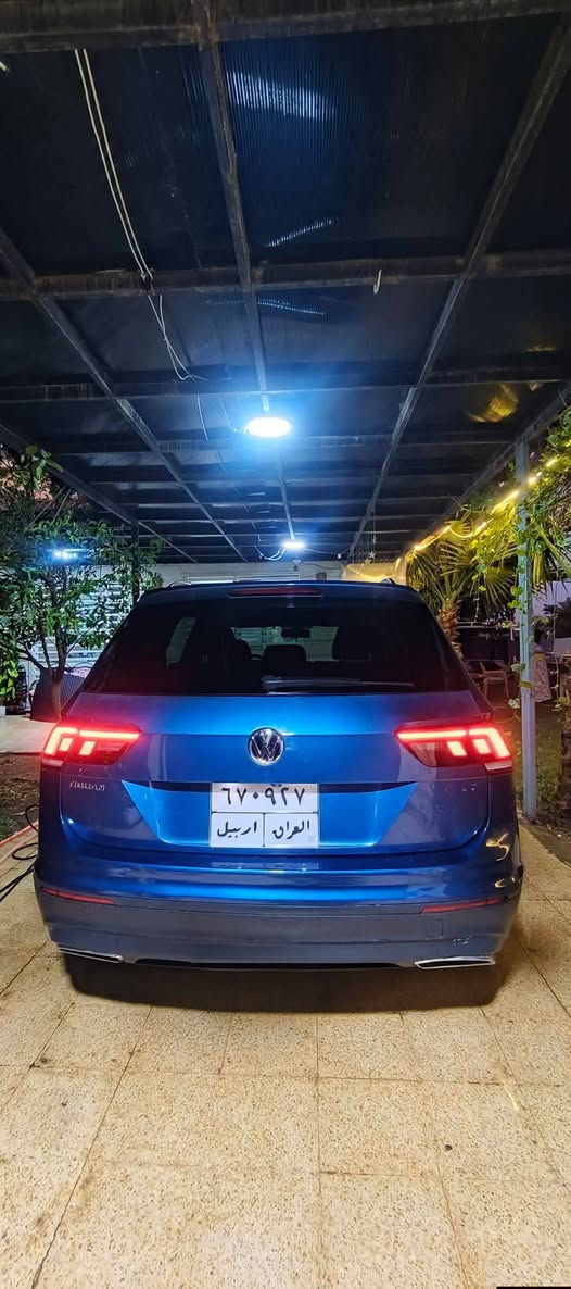 السلام عليكم
🚗 للبيع: فولكس واجن تيغوان TIGUAN S موديل 2019 🇮🇶🇨🇦
وارد كندي – رقم أربيل (تحويل مباشر بنفس اليوم)
✨ سيارة جاهزة بالكامل للاستعمال
🔧 المواصفات الفنية: • محرك 4 سلندر 2000 تيربو – قوة + صرفية ممتازة
• نظام دفع رباعي (4Motion) – مناسب لكل الطرق
• الممشى: 255,000 كم
🎯 المميزات: • شاشة لمس كبيرة تدعم Apple CarPlay
• كاميرا خلفية 
• مقاعد قماش أصلية مع تدفئة (هيتر)
• مثبت سرعة (Cruise Control)
• تحكم كامل بالستيرن
• إشارات بالمرايا الجانبية
• إضاءة LED نهارية
• لون أزرق مميز ✨
📍 الموقع: أربيل
📞 للاستفسار: ***********
سعر 135 قفل مكانها أربيل
